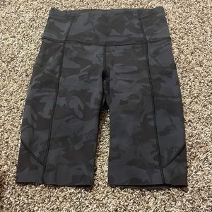 42 NWOT Lululemon Fast and Free Short 10"
Incognito Camo Multi Grey
